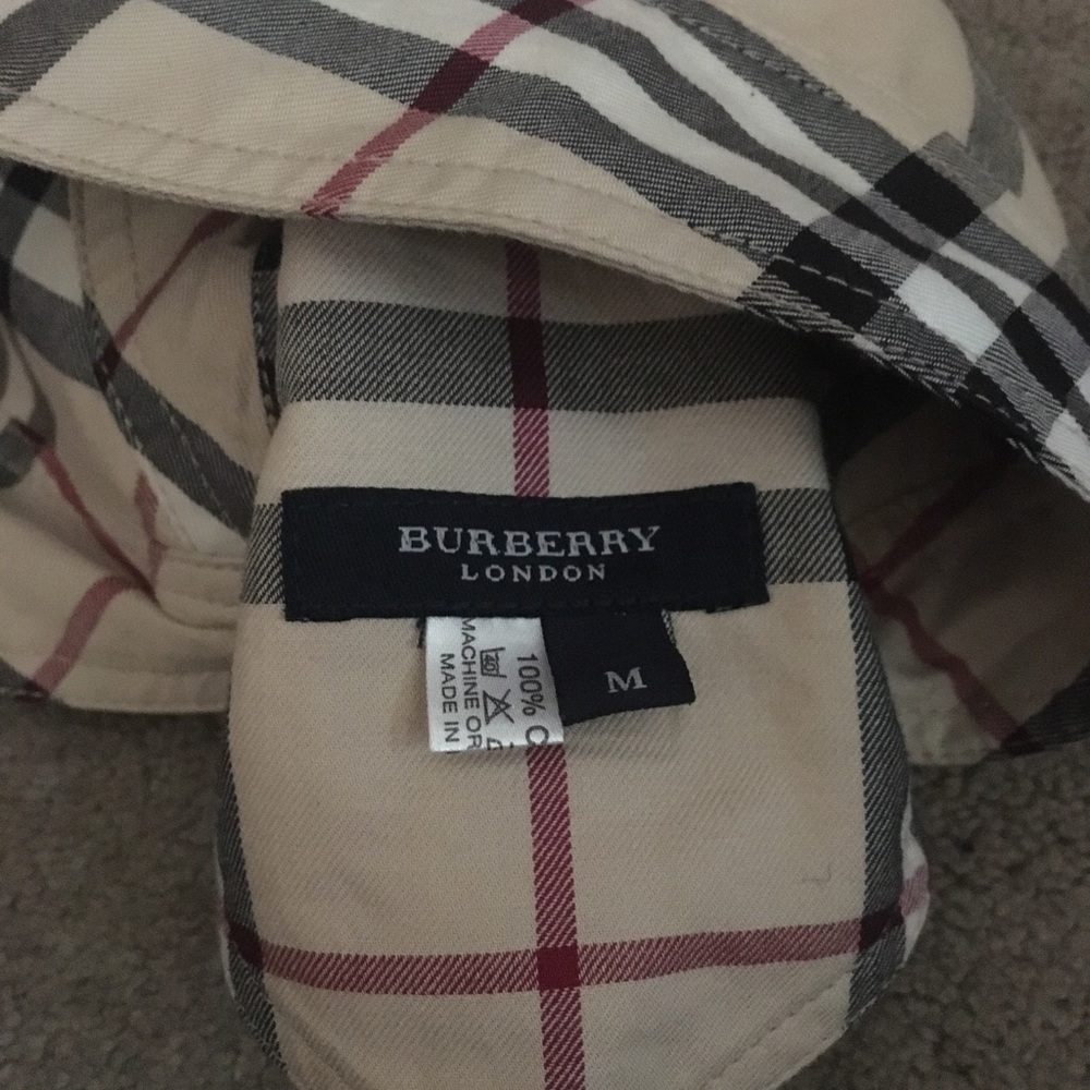 Authentic Burberry hat TRADE ALREADY